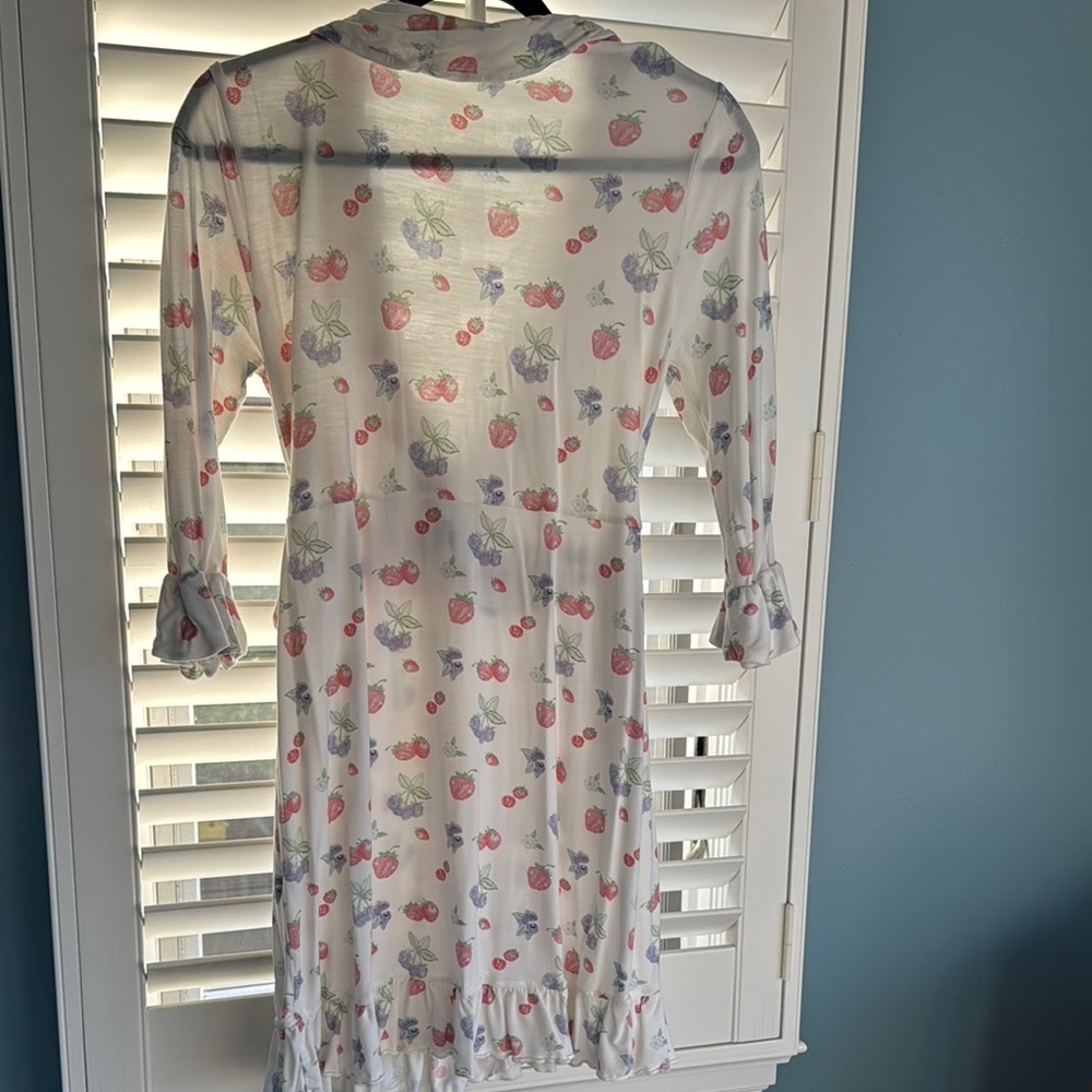 Floral Wrap Robe with Ruffle Details - Picture 4 of 4